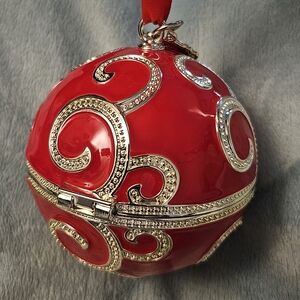 Pandora Luxurious Red and Silver Ornament With Box Rocketts 2017